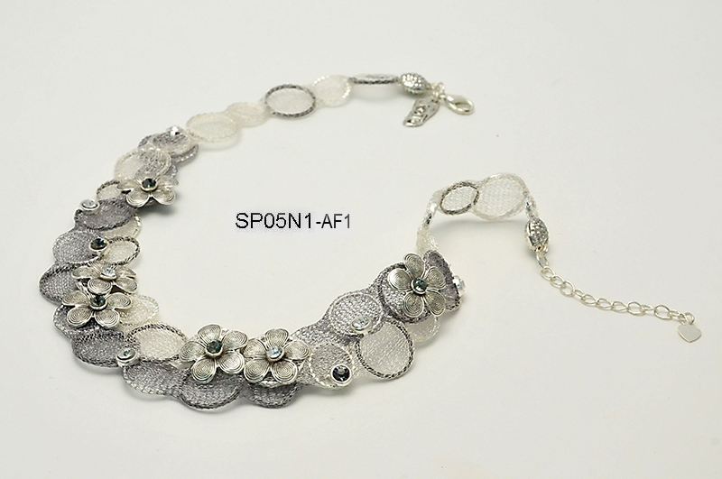 SP05N1-AF1-WHITE-SILVER_84l05bz4.jpg