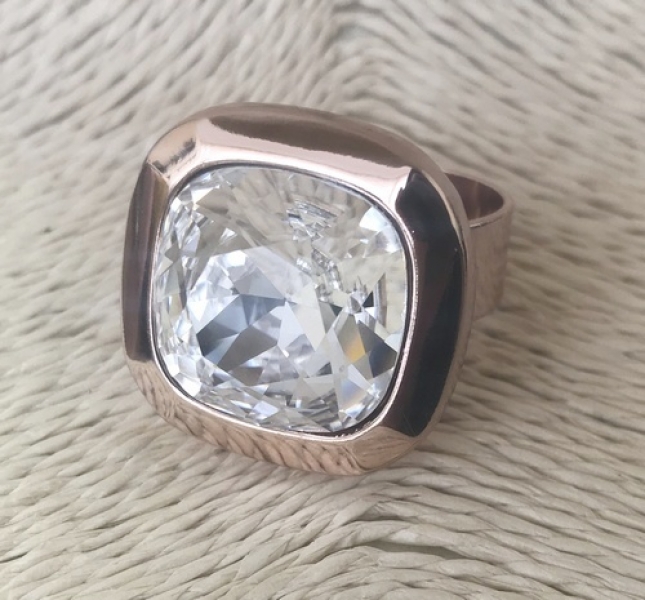 VA0355_RoseGold_Crystal_nlmv02gb.jpg