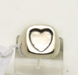 D704_ktn0v10b.jpg